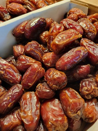 Customer photo review of Organic Medjool Dates Bulk Generic Box