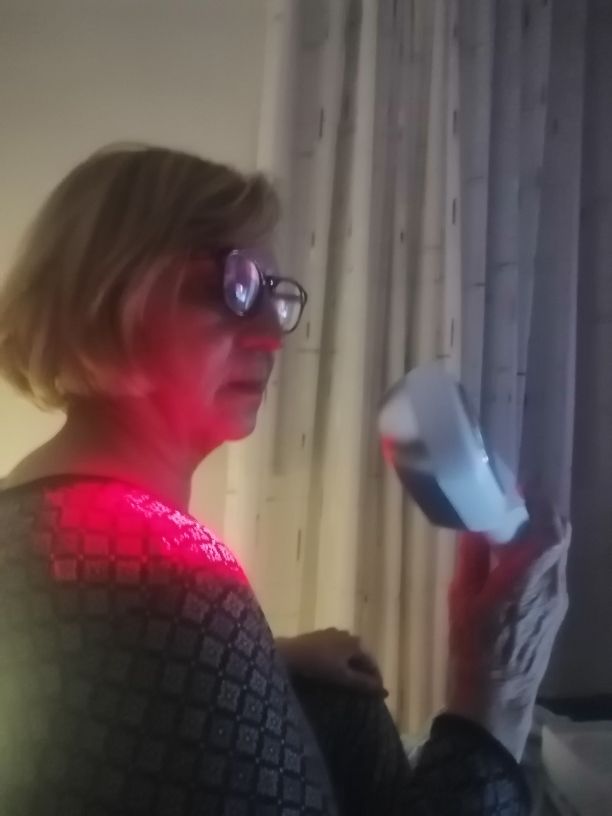 Customer photo review of DERNOX™ Handheld Pain Relief Cold Laser Device