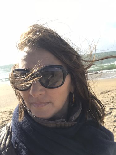 Customer photo review of BOUCLES D'OREILLES HEUREUSES Gold