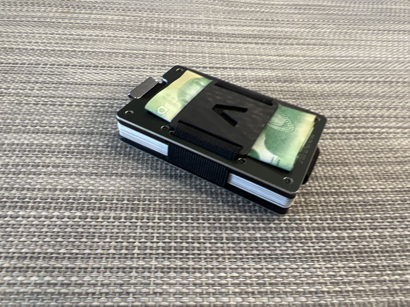 Customer photo review of Velvet Green Metal Slim Wallet