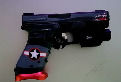 Customer photo review of Glock 17 Gen 3 Decal Grip - War Machine