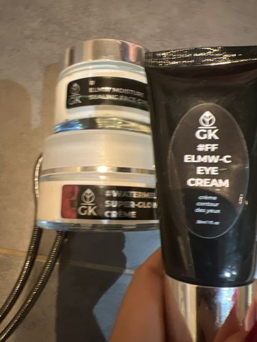 Customer photo review of ELMW C - Crème Perfective du contour des Yeux