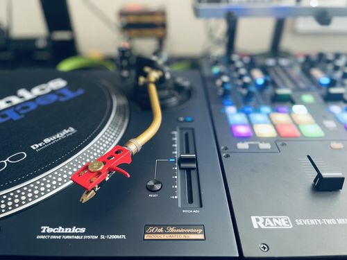 Customer photo review of Technics 50th Anniversary SL-1200M7LPA (Blue) Direct Drive Turntable with FREE Oyaide d+ Turntable RCA cable