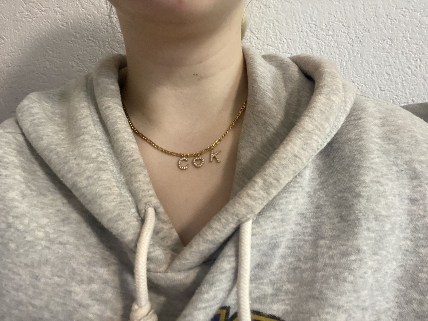 Customer photo review of Initiale Kette | 18K vergoldet