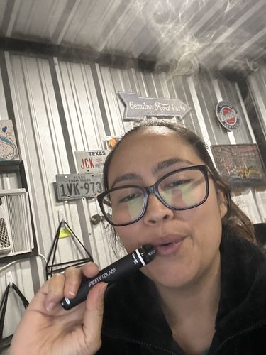 Customer photo review of 500mg CBD Disposable Vape Pen | CleanAF MAX