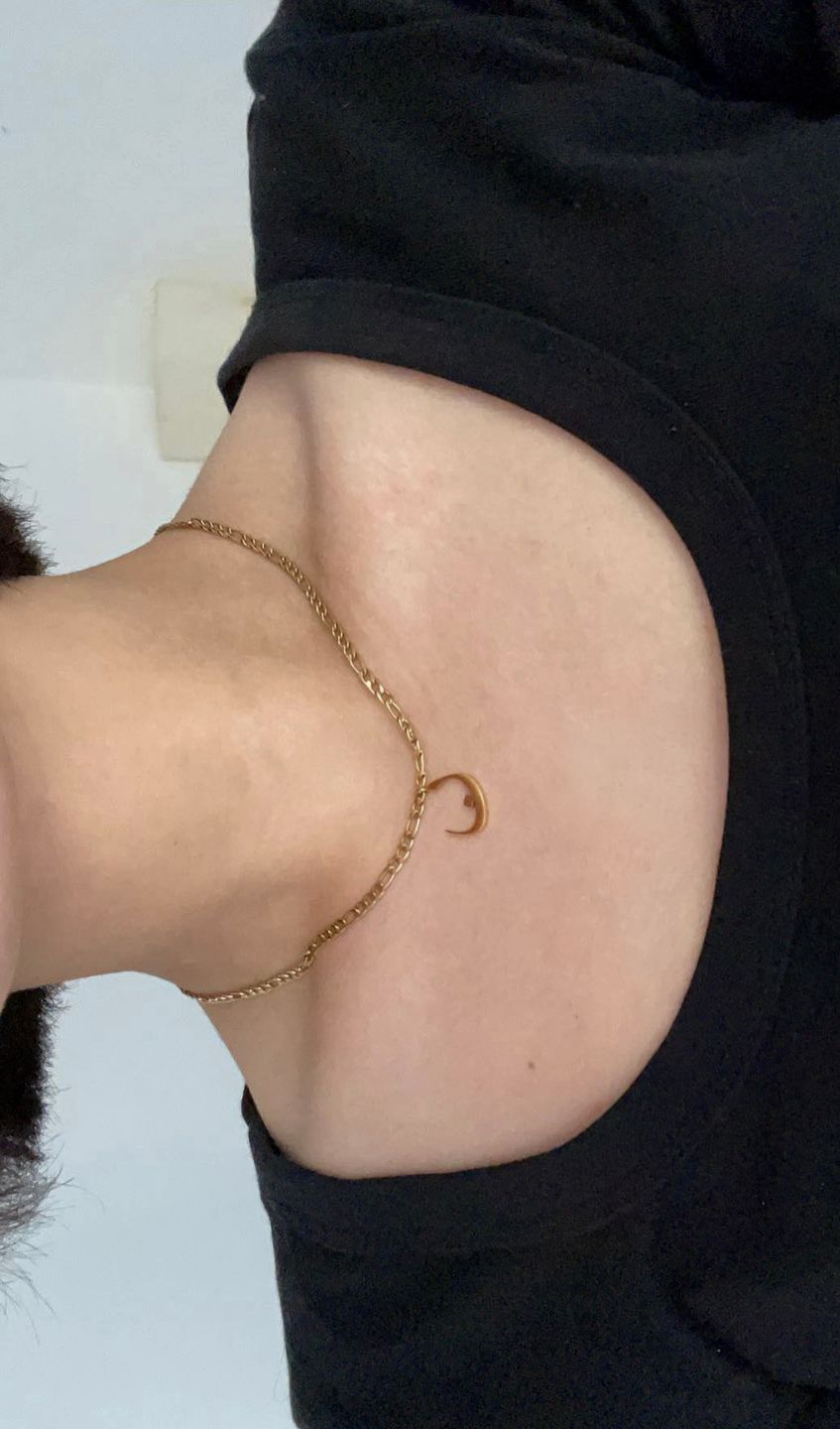 Customer photo review of Arabic Letter Halskette | 18K vergoldet