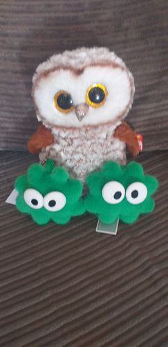 Customer photo review of Fluffy Keychain