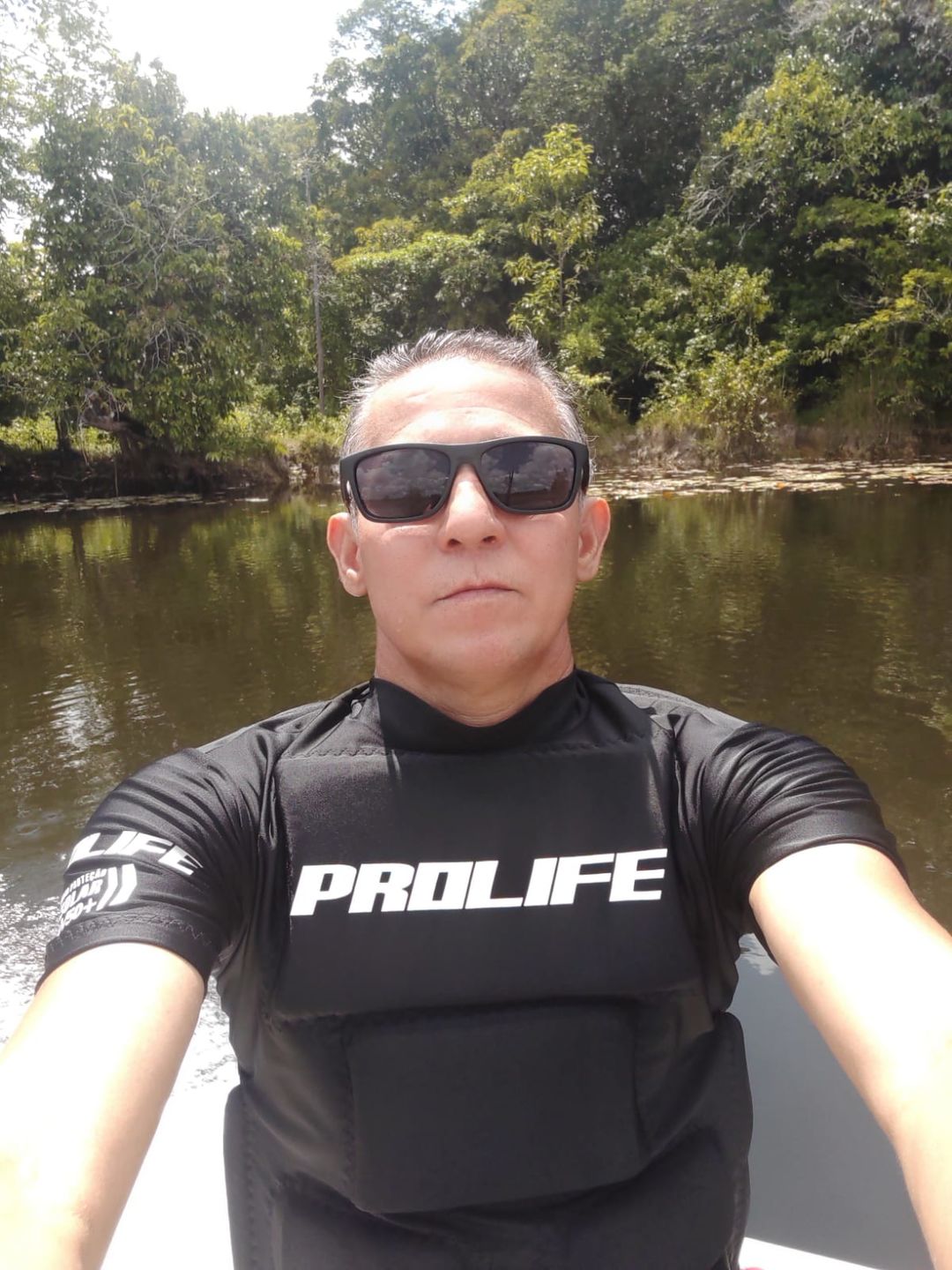 Customer photo review of Camisa Flutuadora Floater