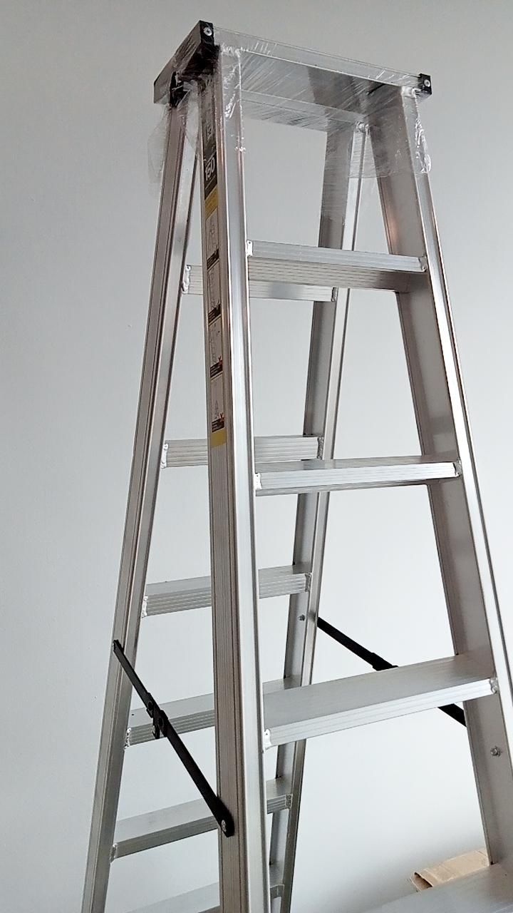 Customer photo review of ✨READY STOCK✨Alumaster Heavy Duty Aluminium Welded Ladder (8 Steps Double Side) AL-DWL70-8S ALUCLASS