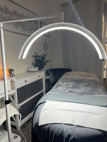 Customer photo review of CosmoGlo Original Light Bundle + Phone Clip