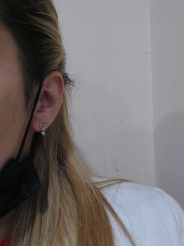 Customer photo review of Aretes Loved