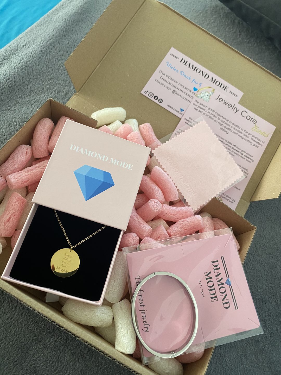 Customer photo review of Coin | Halskette + Gravur