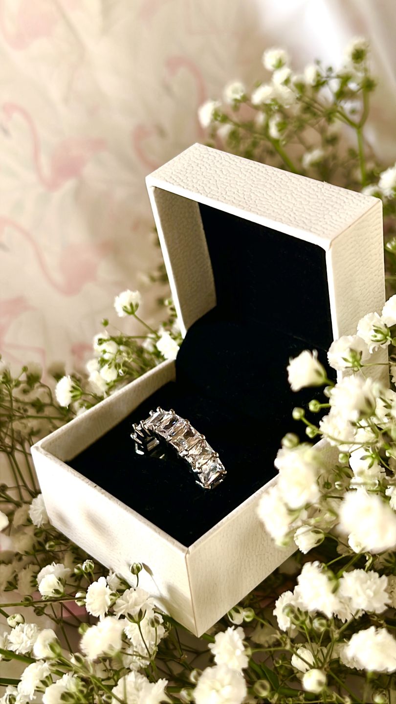 Customer photo review of Cube Stones Ring | 18K vergoldet