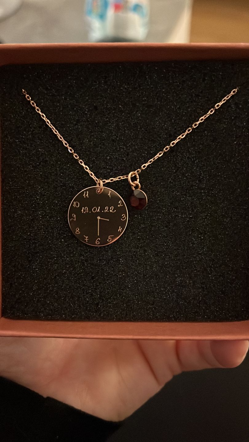 Customer photo review of Halskette Geburtsuhr