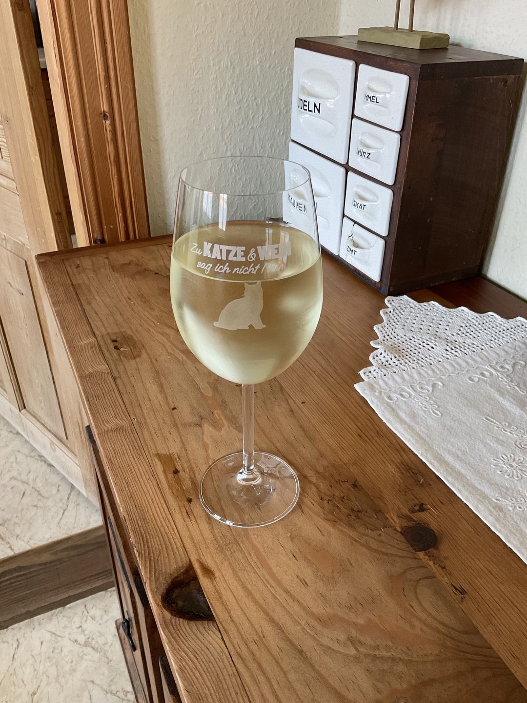 Customer photo review of Zu Katze und Wein sag ich nicht nein - Individuelles Weinglas