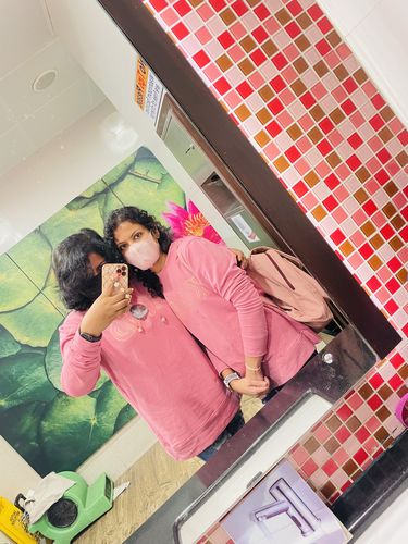Customer photo review of High Status Unisex Pullover