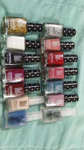 Customer photo review of Kit Esencial Esmaltes de Uñas, 13 Piezas