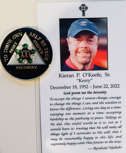 Customer photo review of Recovery Mint 25 Year Bling AA Medallion - Swarovski Crystallized Tri-Plate Twenty-Five Year Chip/Coin - Green/Diamond Bloom