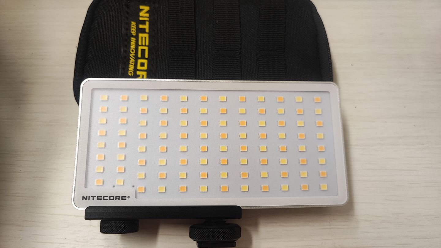 Customer photo review of SCL10 - 2-in-1 Light & Power Bank (10,000mAh 18W)