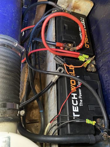 Customer photo review of iTECH1420CA PRO Lithium Car Battery 12V Stop Start 1420amp 60Ah HIGH DISCHARGE