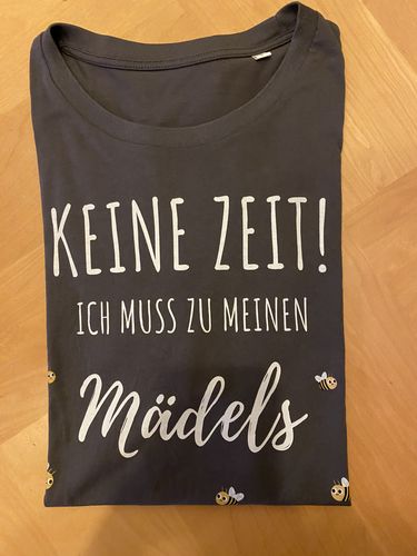 Customer photo review of Muss zu meinen Mädels - Herren Premium Bio Shirt