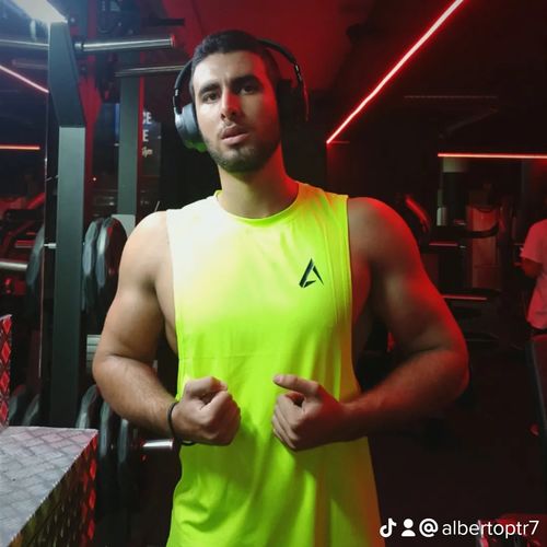 Customer photo review of Elite Nowa Tank - Neon