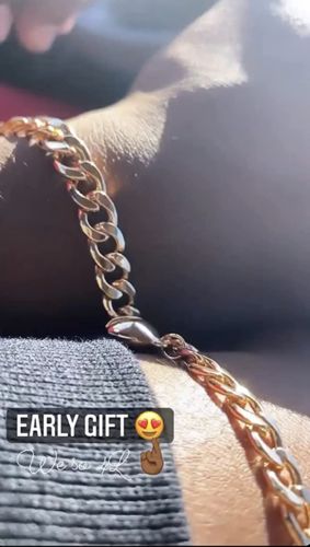 Customer photo review of Magnetic Bracelet Set