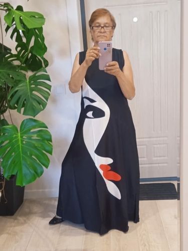 Customer photo review of Women's Printed Dresses Boho Sleeveless V-Neck Long Elegant Beach Party Maxi Dresses