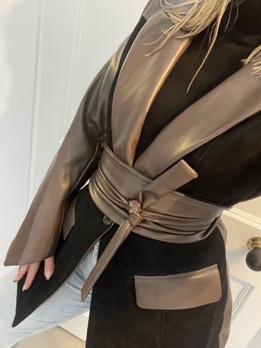 Customer photo review of The Ultimate Muse Blazer 2.0