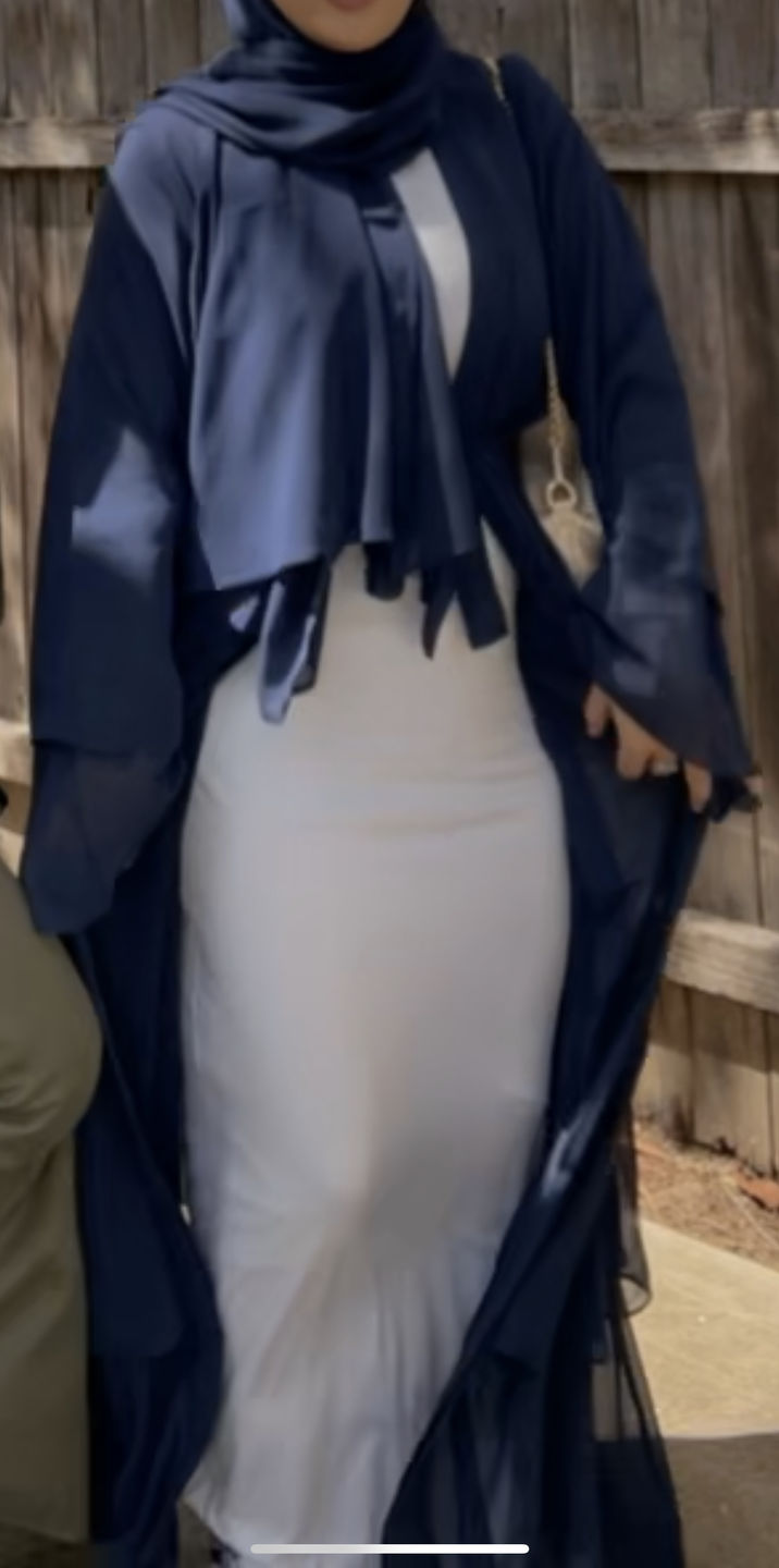 Customer photo review of Aisha Navy Abaya