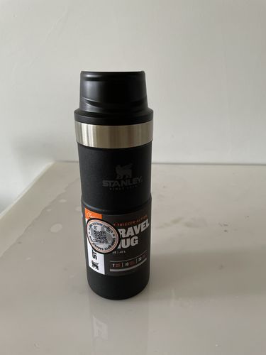 Customer photo review of Stanley Trigger-Action Travel Mug Siyah 16OZ 0.47 L