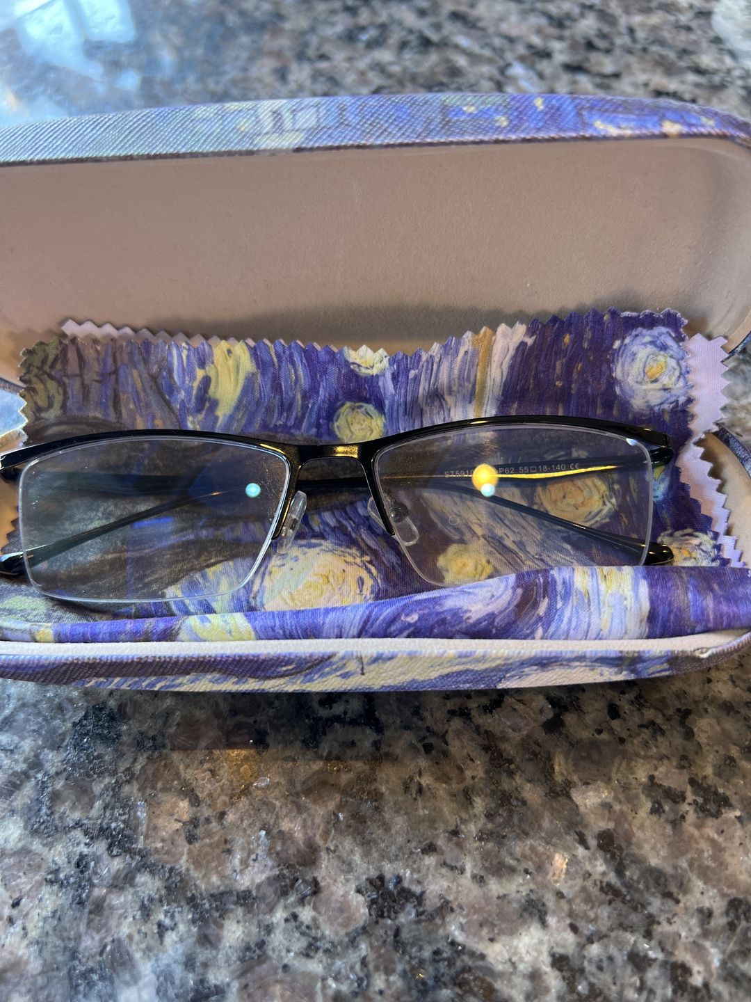 Customer photo review of Lumadux Anti Blue Light Glasses