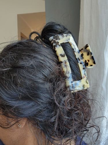 Customer photo review of Mini Dreamy Claw Clip