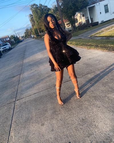 Customer photo review of “Yasmin” black