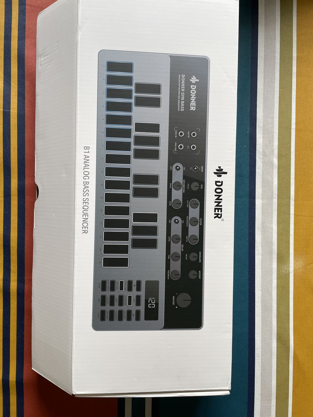 Customer photo review of Donner B1 Synthétiseur et Séquenceur Analogique de Basses