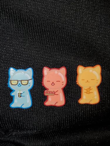 Customer photo review of Gummy Smile Yoongi Pins