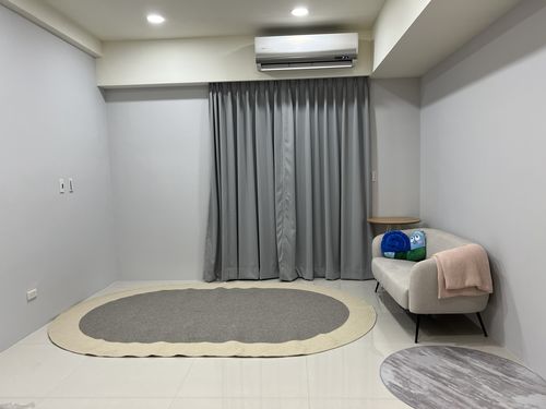 心怡 review of 羊毛手工編織 雙色地毯 橢圓/圓形 image 1 out of 1