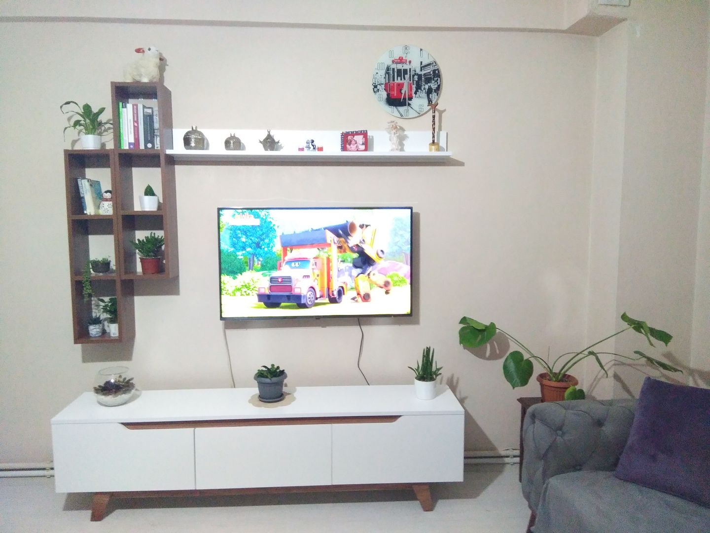 Customer photo review of Rani E3 Duvar Rafı 3 Bölmeli Minyatür Ceviz