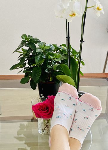 Customer photo review of Ditsy Floral | Ankle Compression Socks For Women