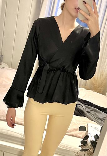 Customer photo review of Elnora Bluse - Versch. Farben