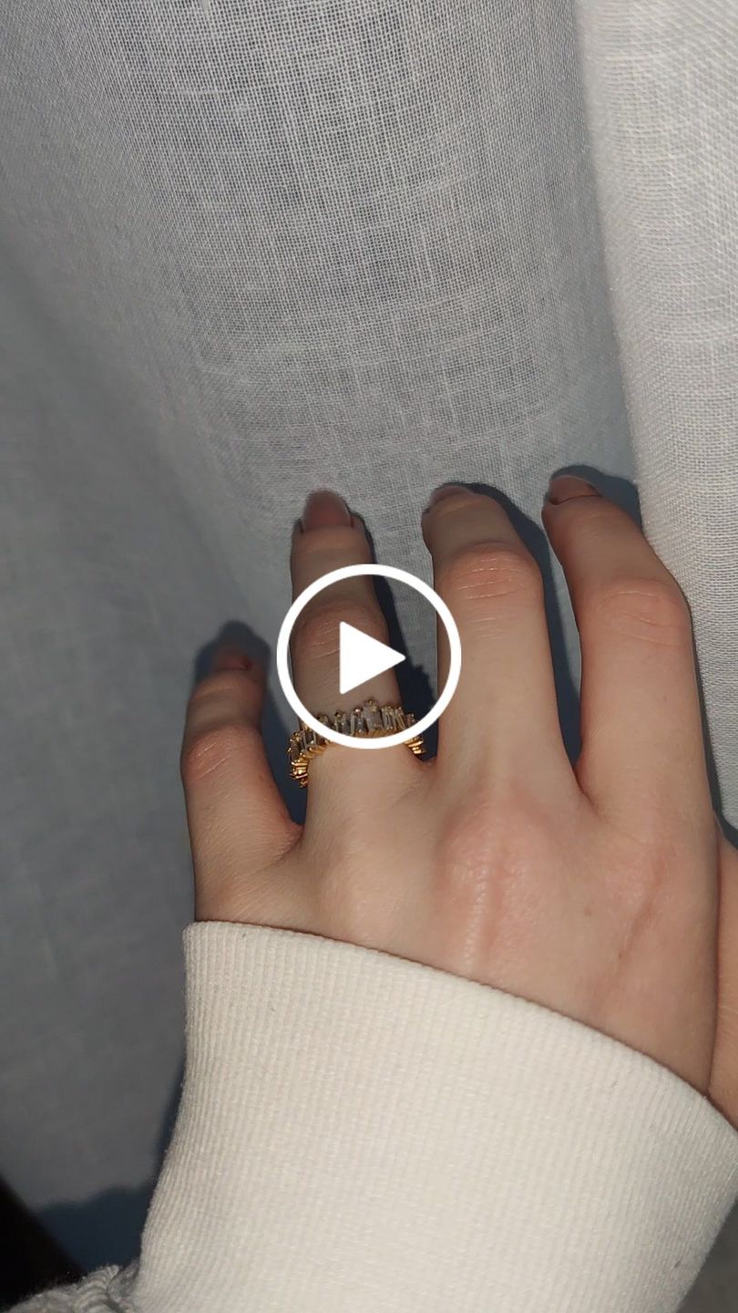 Customer video review of Cristallo Ring | 18K vergoldet