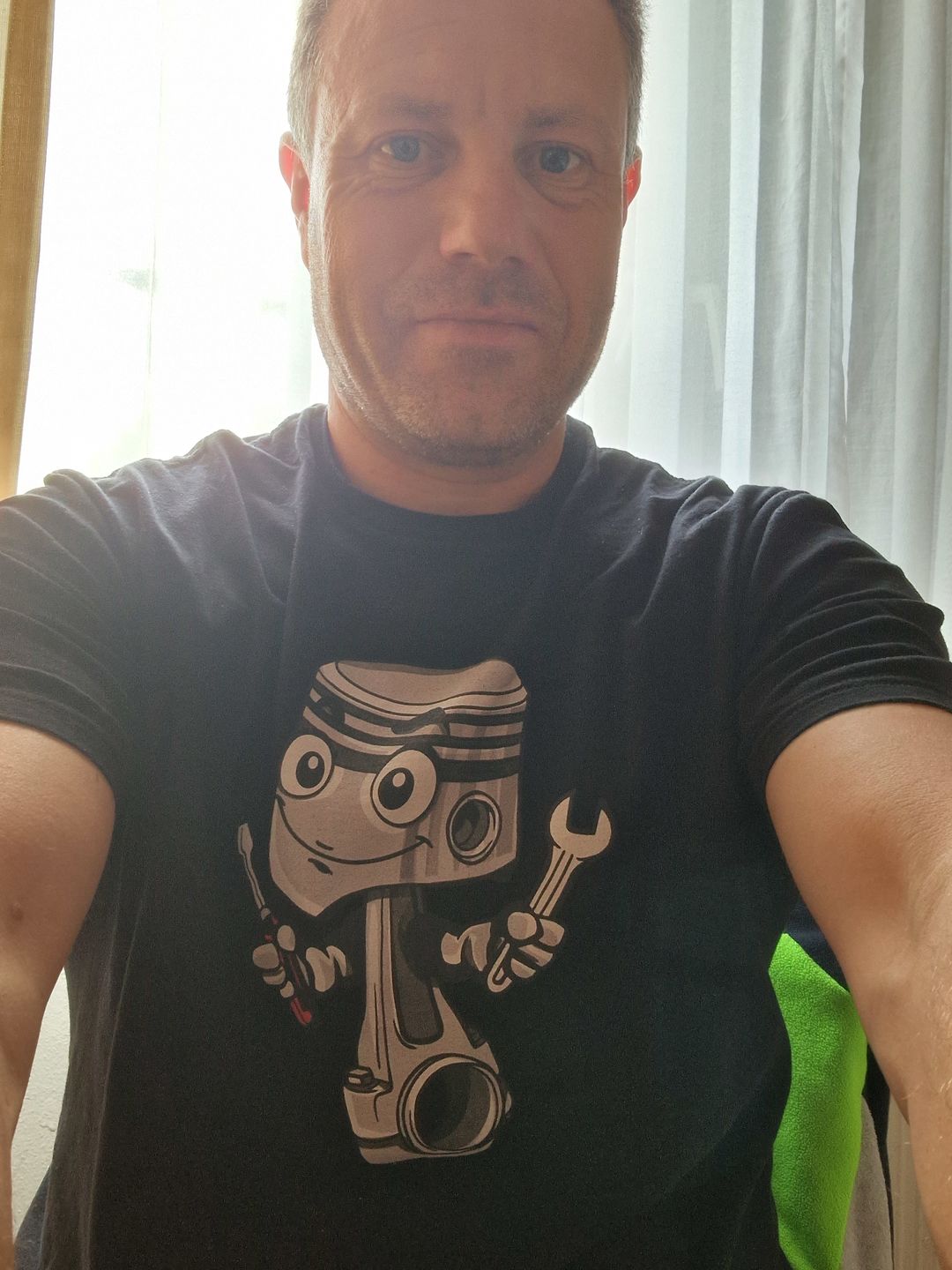 Customer photo review of T-SHIRT fröhlicher Schraubi