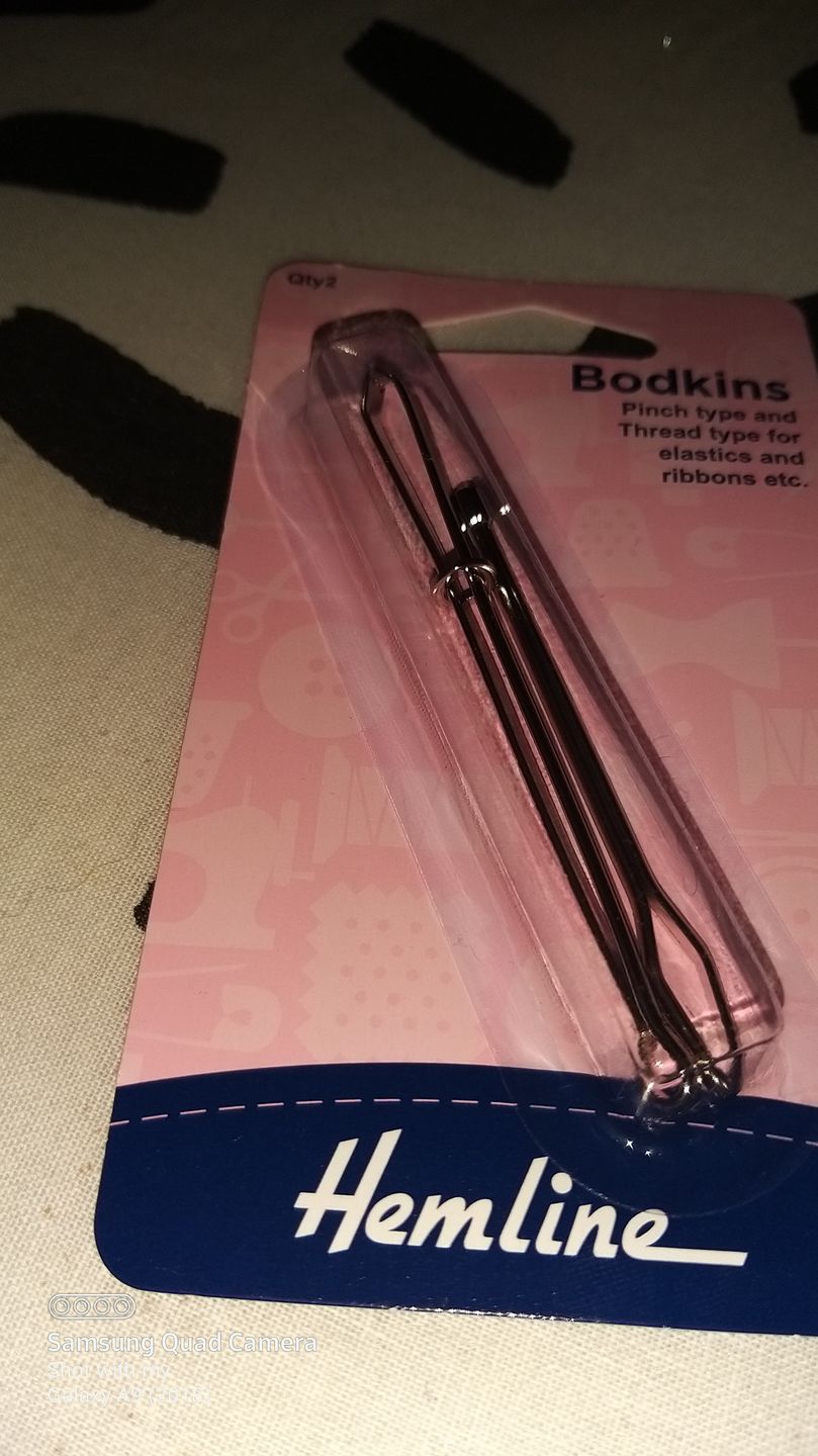 Customer photo review of Hemline Bodkin