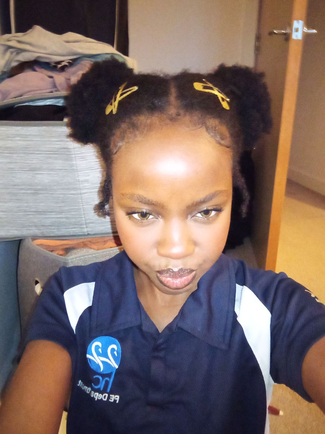 Customer photo review of 2Dadoll sparkling brown Contact Lenses(1 pair/6 months)