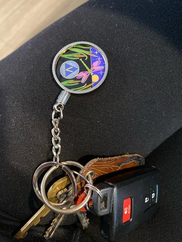 Customer photo review of Dragonfly 9th Step 5 Year Specialty AA Recovery Medallion - Tri-Plated Five Year Chip/Coin