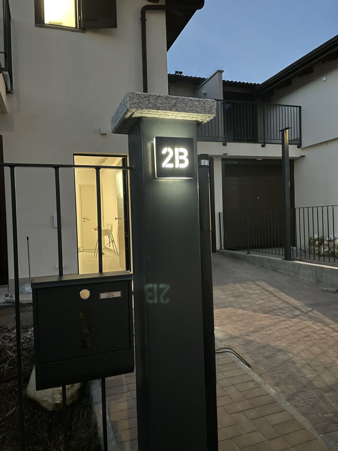 Customer photo review of Numero civico luminoso modello Lux Square