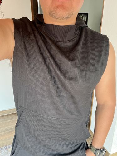 Customer photo review of Summer Hooded Sleeveless Sports Tank Top