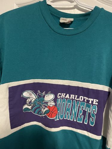 Customer photo review of Vintage Charlotte Hornets Nutmeg Mills Sweatshirt Size Large Fits Medium