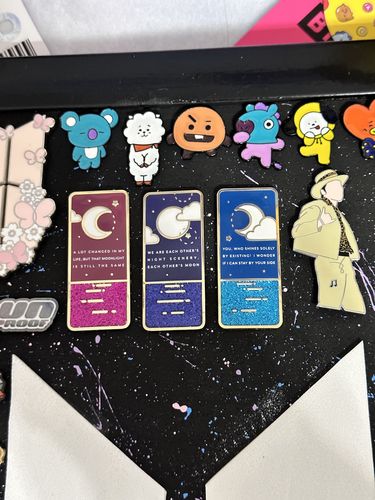 Customer photo review of Moon Line Pins (Glitter)