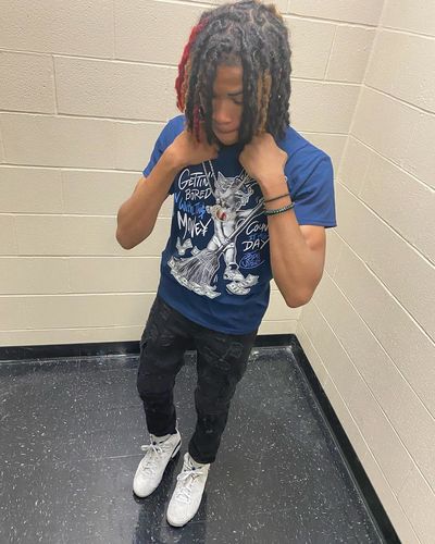 Customer photo review of Jordan 6 Midnight Navy DopeSkill T-shirt Gettin Bored With This Money Graphic